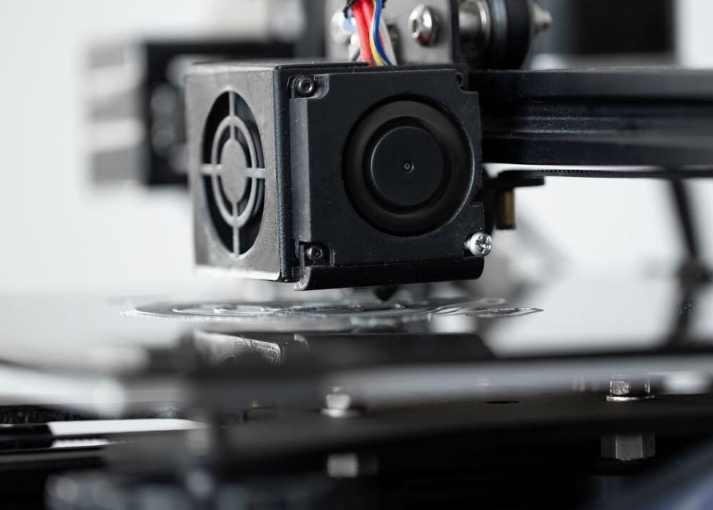 3d Printing Machine Operation In The Laboratory 4J6UM2Q 1 1000x715
